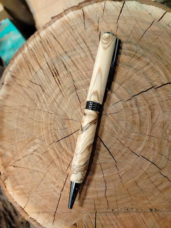 Penna a sfera Essence fusto ulivo - nero
