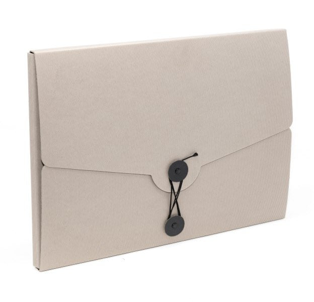 Cartellina 3 lembi con laccio Living - cartoncino 21x29,7 cm - tortora